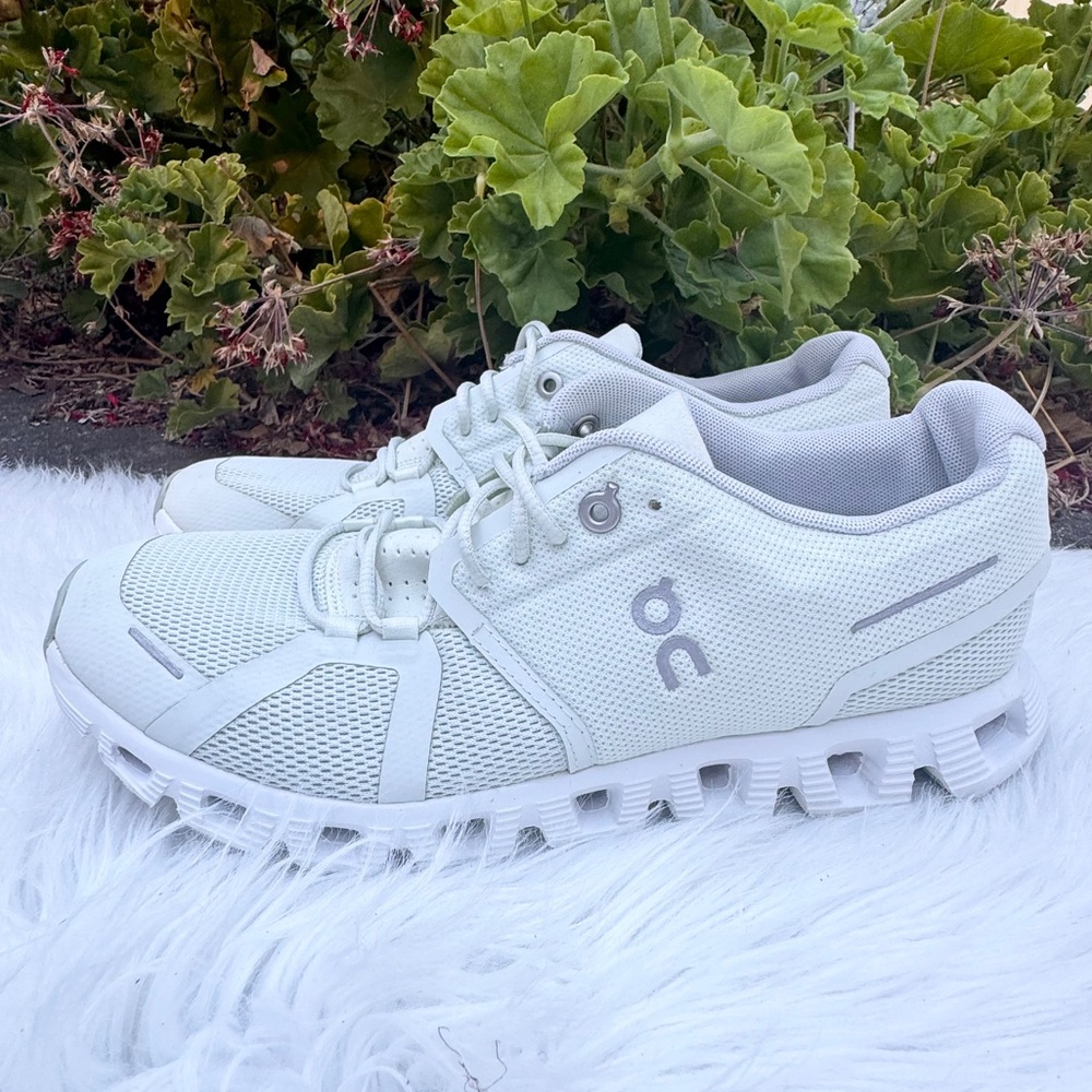 On Cloud 5 Sneakers | Undyed White